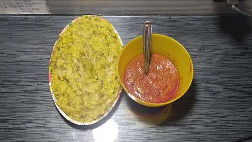 Dal Khichdi With Lahsuni Chutni