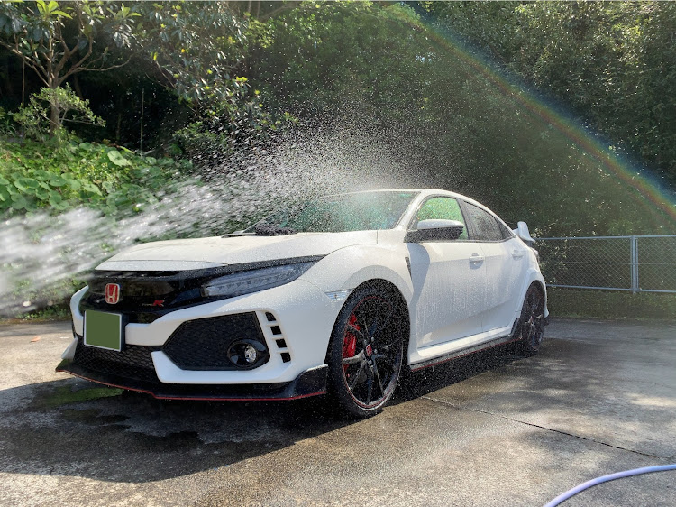 シビックタイプRの洗車・家族の車・休みの日に関するカスタム事例の投稿画像2枚目