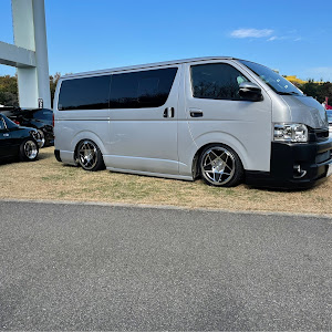 ハイエースバン GDH201V