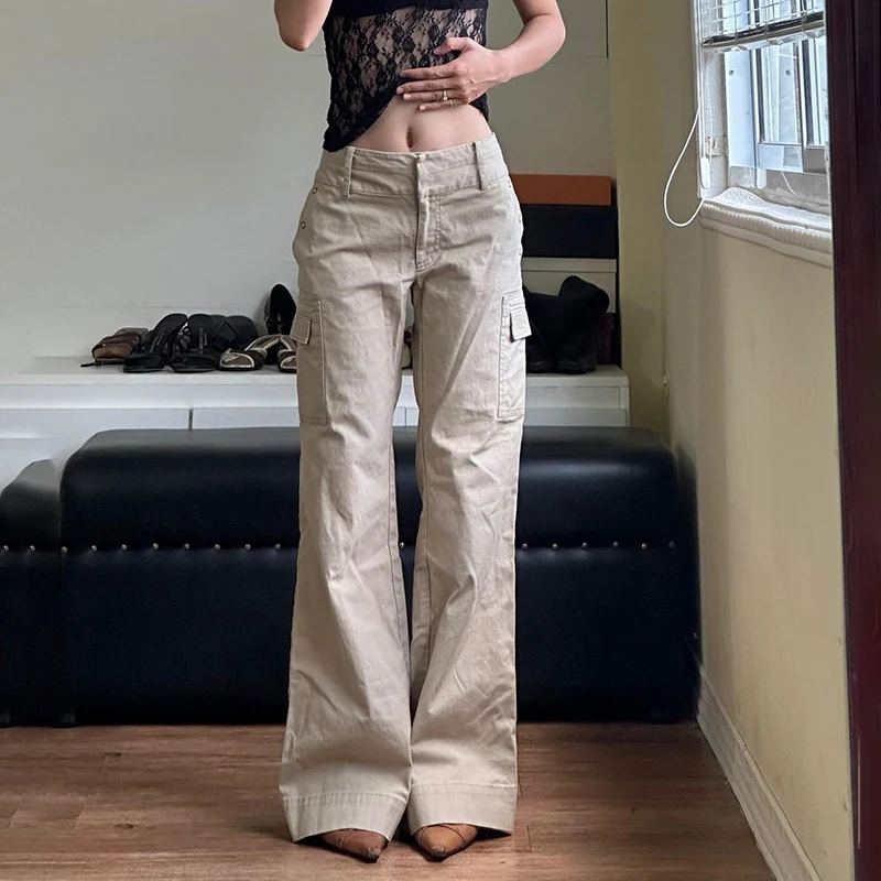 Jeans casuales holgados de cintura baja en color sólido, perfectos para un look relajado y cómodo en cualquier ocasión.