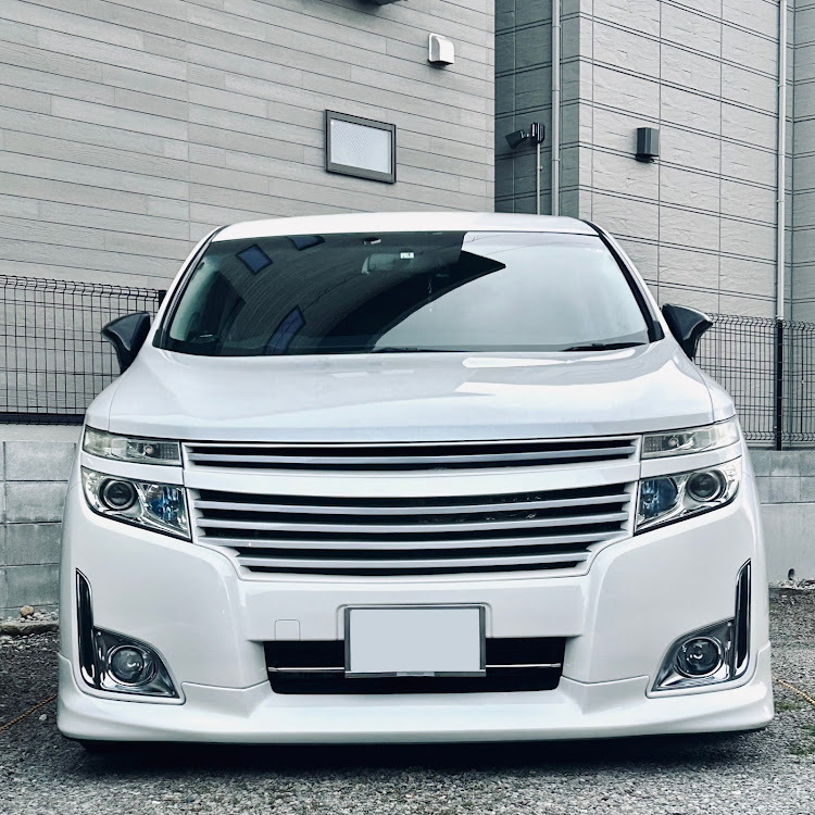 エルグランドのジェントルマン仕様・エアサスじゃなくてもモテたい💛に関するカスタム事例の投稿画像2枚目