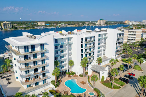 Appartement avec piscine 1