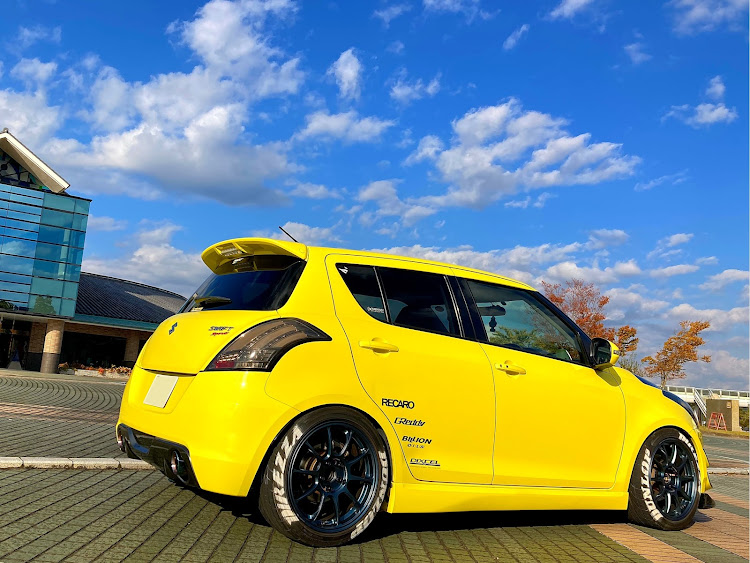 スイフトスポーツのタイヤレターやってます・DUNLOP・ホワイトレターに関するカスタム事例の投稿画像6枚目