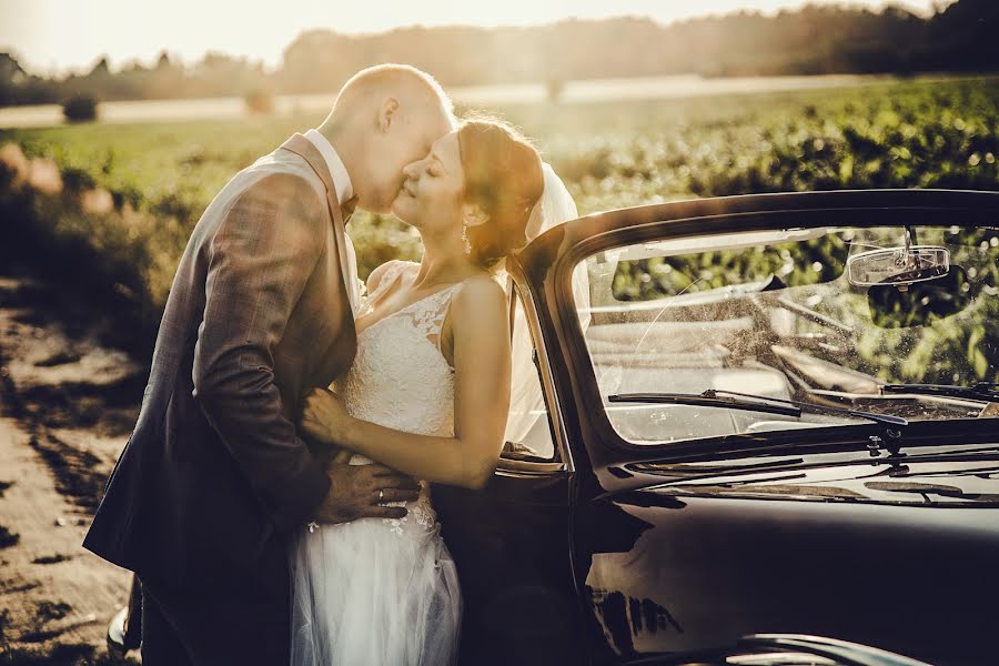 Fotografo di matrimoni Julia Tomasz Piechel (migafka). Foto del 26 ottobre 2018