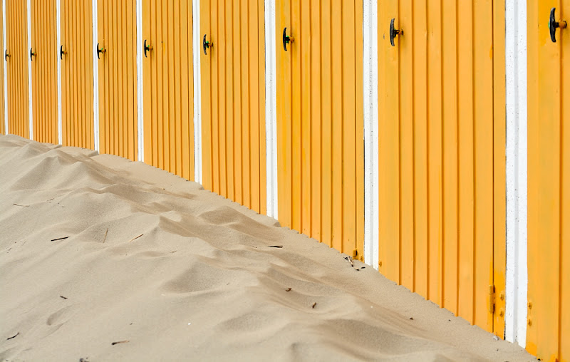 Giallo cabina di Luca Mandelli