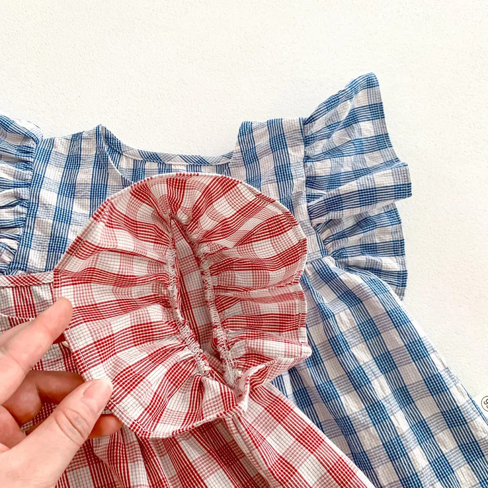 Conjunto de shorts de algodão fino xadrez de manga curta para meninas ideal para o verão, leve e respirável, confortável e estiloso, perfeito para brincar.