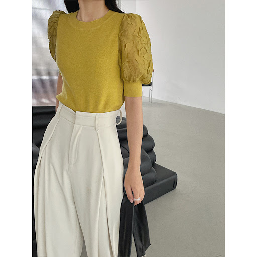 Title 2, Womens Round Neck Puff Sleeve Knit Top