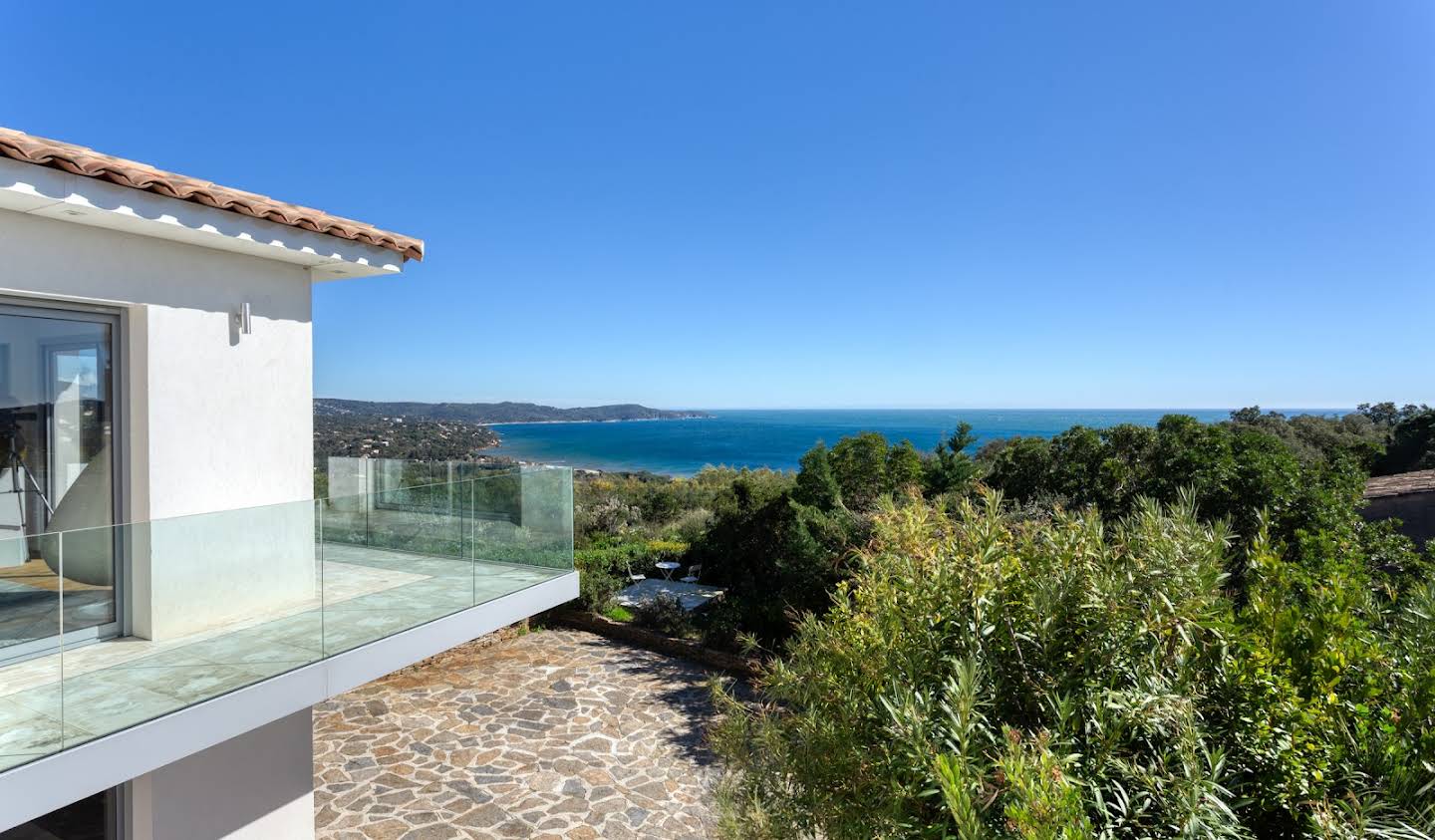 Villa avec piscine et terrasse Cavalaire-sur-Mer