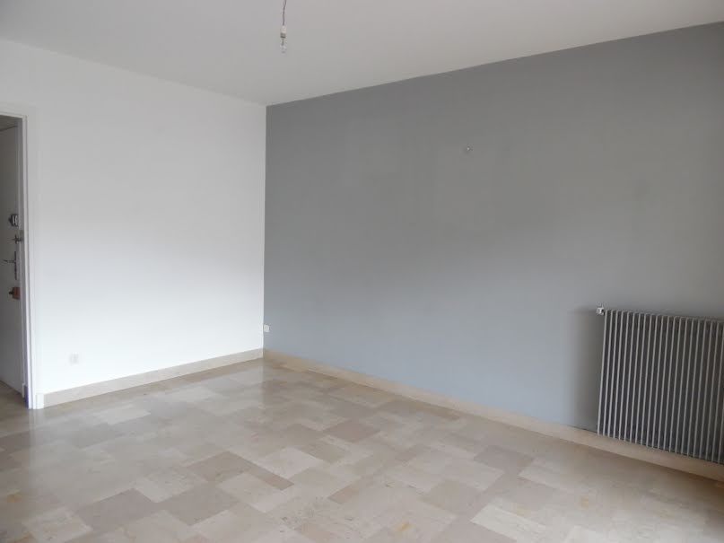 Location  appartement 3 pièces 63.07 m² à Amélie-les-Bains-Palalda (66110), 850 €