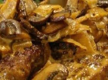 Fresh Mushroom Cream Sauce for Steak