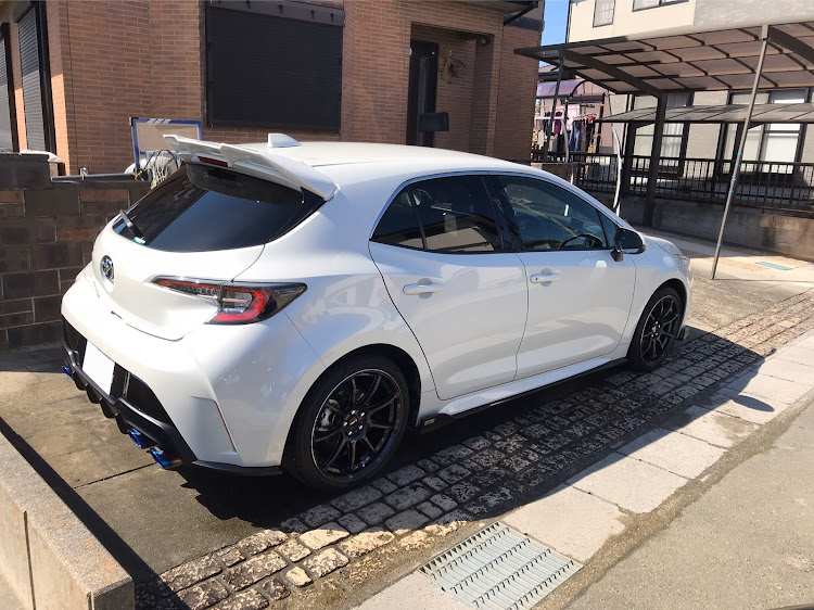 カローラスポーツの洗車・BiSH・擦ったに関するカスタム事例の投稿画像1枚目