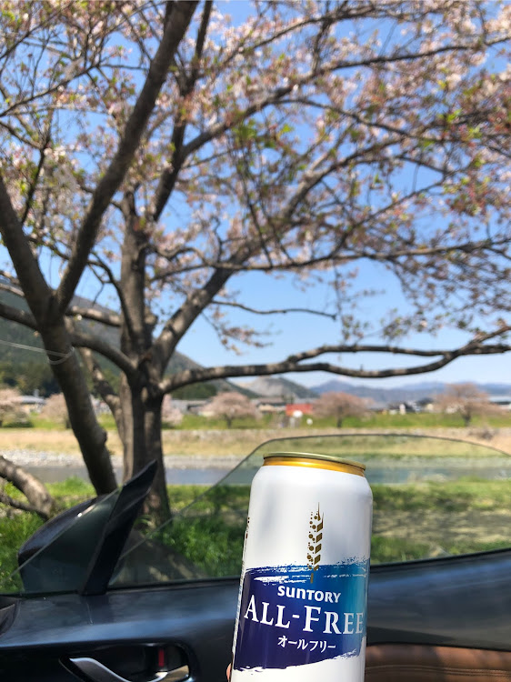 ロードスターの桜と愛車・お昼休みに関するカスタム事例の投稿画像2枚目