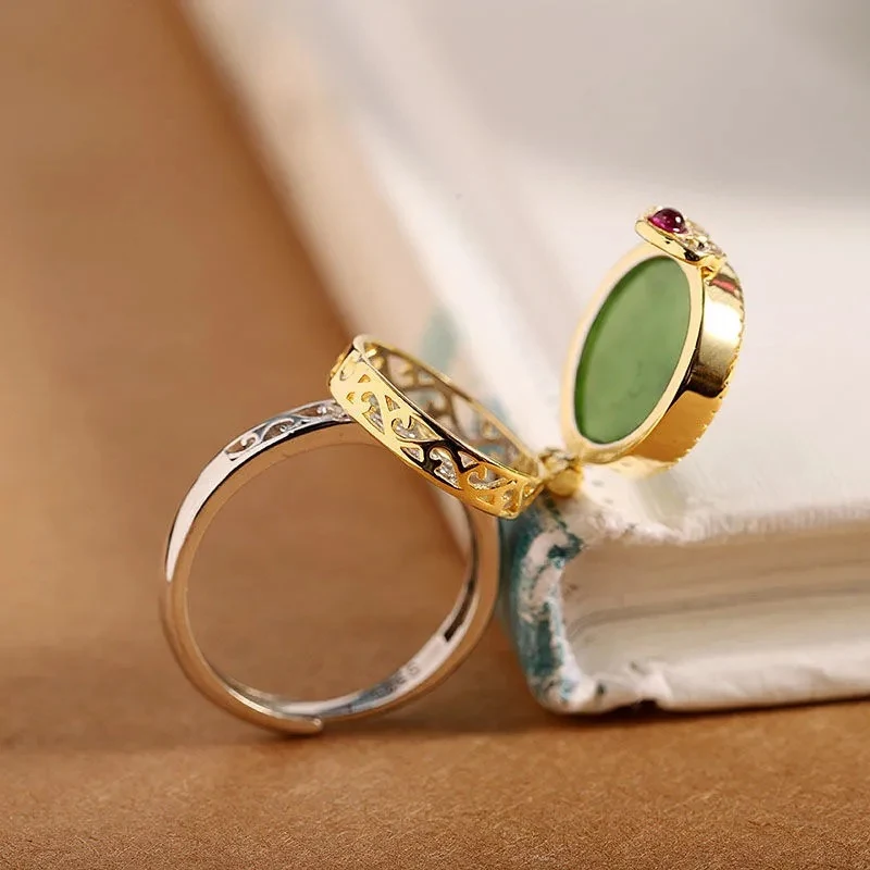 Vintage sterling silver inlaid green round ring, a beautiful and timeless piece perfect for everyday wear, adding a touc