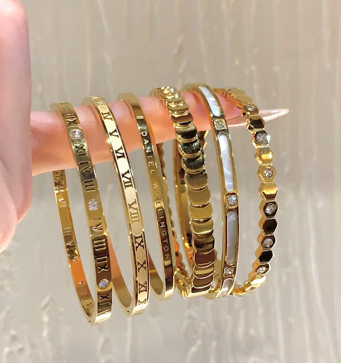 Title 7, Wild Girls Bracelet Full Diamond Round A Sparkl...