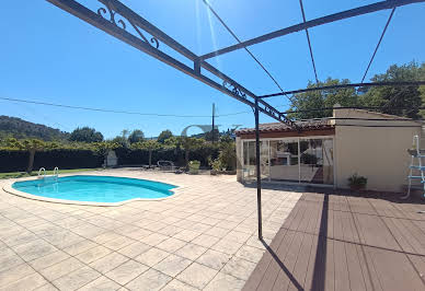 Maison avec piscine et terrasse 3