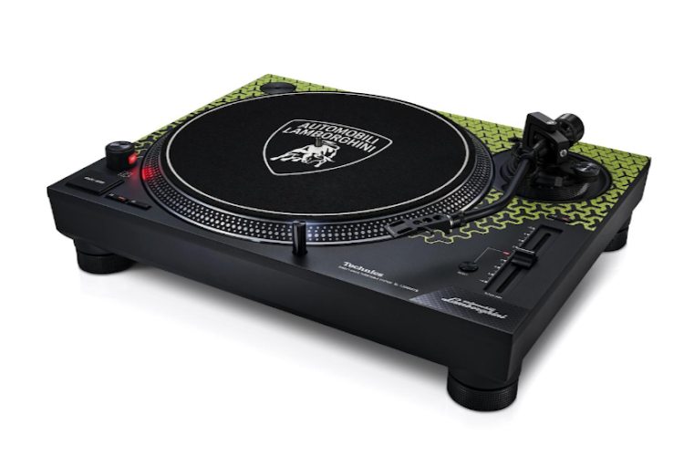 The turntable's design is inspired by Lamborghini’s iconic Y-shape pattern.