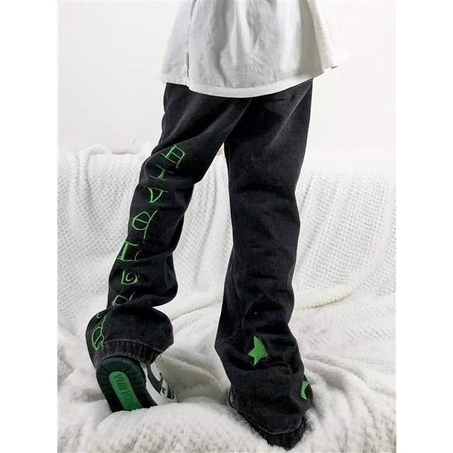 Jeans da uomo in stile retro americano verde slavato con ricamo XINGX e lettere stampate intere, per un look casual e alla moda.