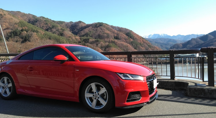 TT クーペの17インチ・冬仕様・洗車後パシャリ・高遠ダムに関するカスタム事例の投稿画像1枚目