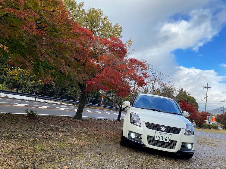 スイフトスポーツのスイスポ乗りと繋がりたい・紅葉と愛車に関するカスタム事例の投稿画像2枚目