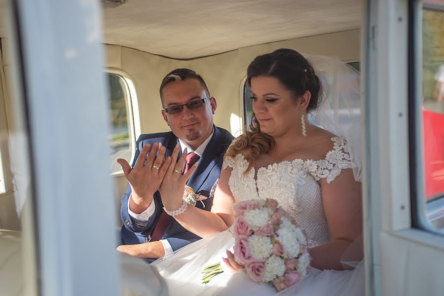 Fotógrafo de casamento Andrzej Matus (maxfotka). Foto de 14 de março 2020