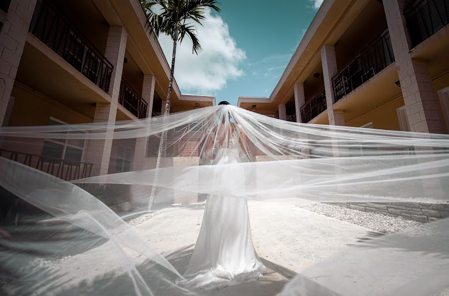 Fotógrafo de bodas Bruno Urbina (brunoneptuno). Foto del 27 de julio 2022