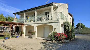 villa à Camaret-sur-Aigues (84)