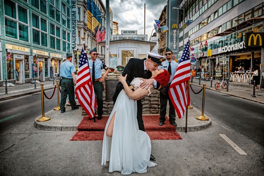 Fotografo di matrimoni Marcin Szwarc (szwarcfotografia). Foto del 10 maggio 2018