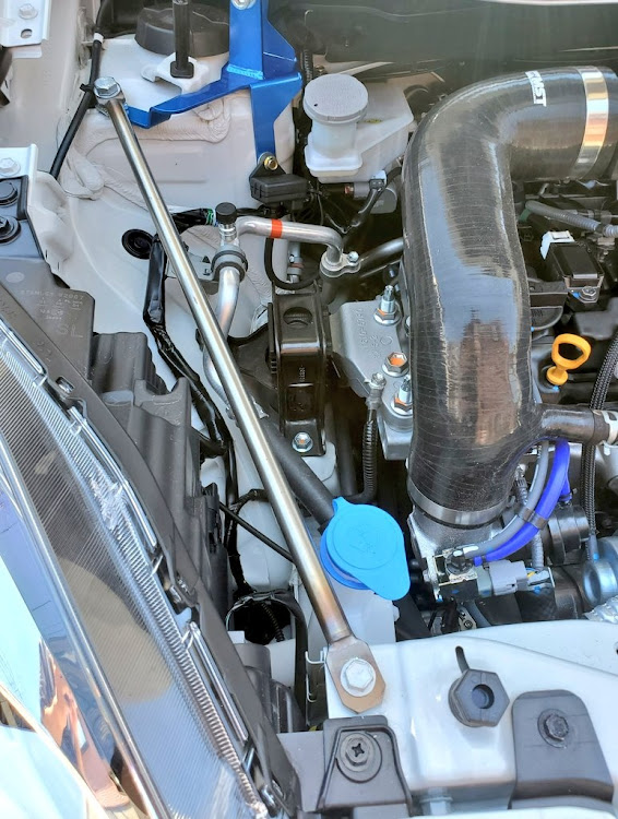 スイフトスポーツのMST Performance Cold Air Intake System・タワーバープラスに関するカスタム事例の投稿画像2枚目