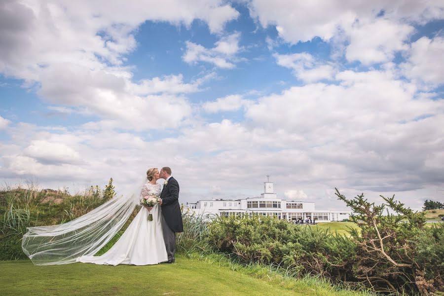 Fotografo di matrimoni Ollie Gyte (olliegytephoto). Foto del 2 luglio 2019