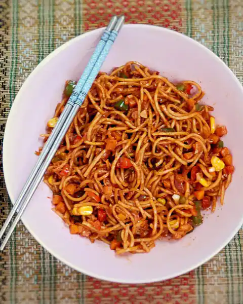 Chicken Schezwan Noodles