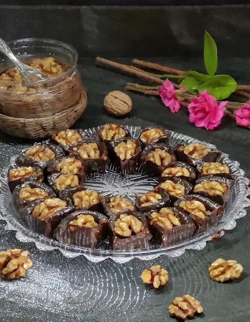 Chocolate Walnut Ring Baklava