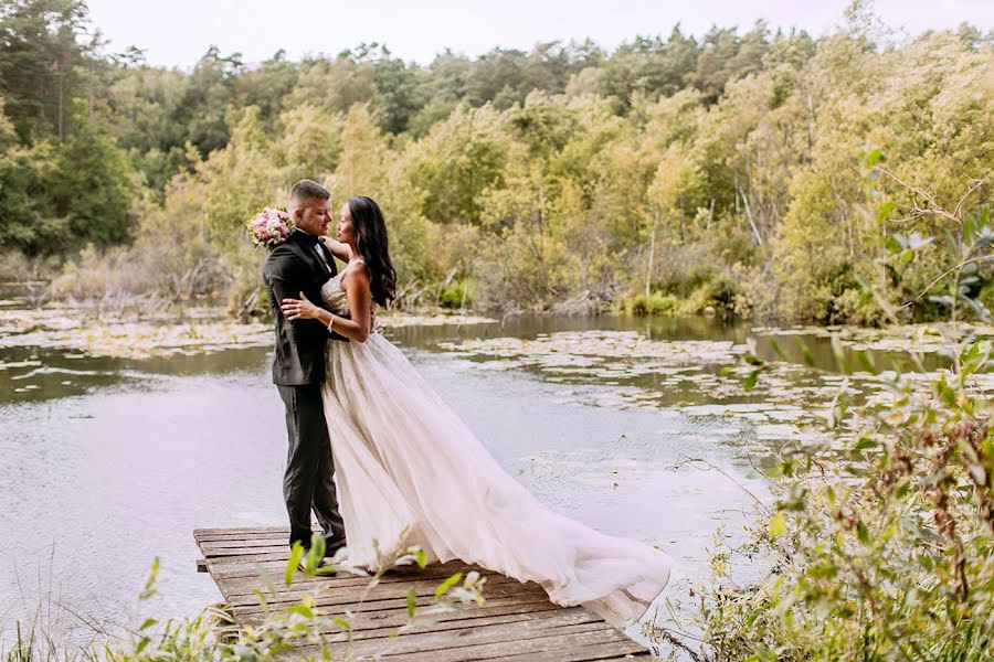 Fotografo di matrimoni Klaudia Rataj-Sopyłło (romantycznesluy). Foto del 25 febbraio 2020