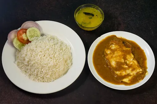 Rice With Omelette Curry