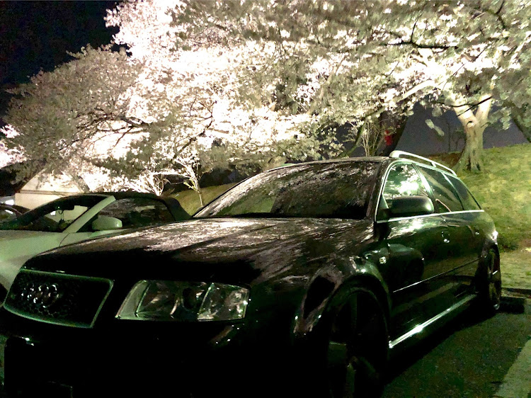 RS6 アバントの夜桜に関するカスタム事例の投稿画像2枚目