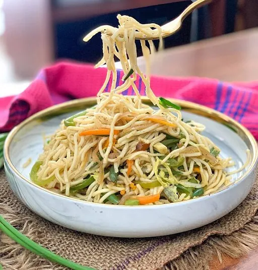 Veg Hakka Noodles