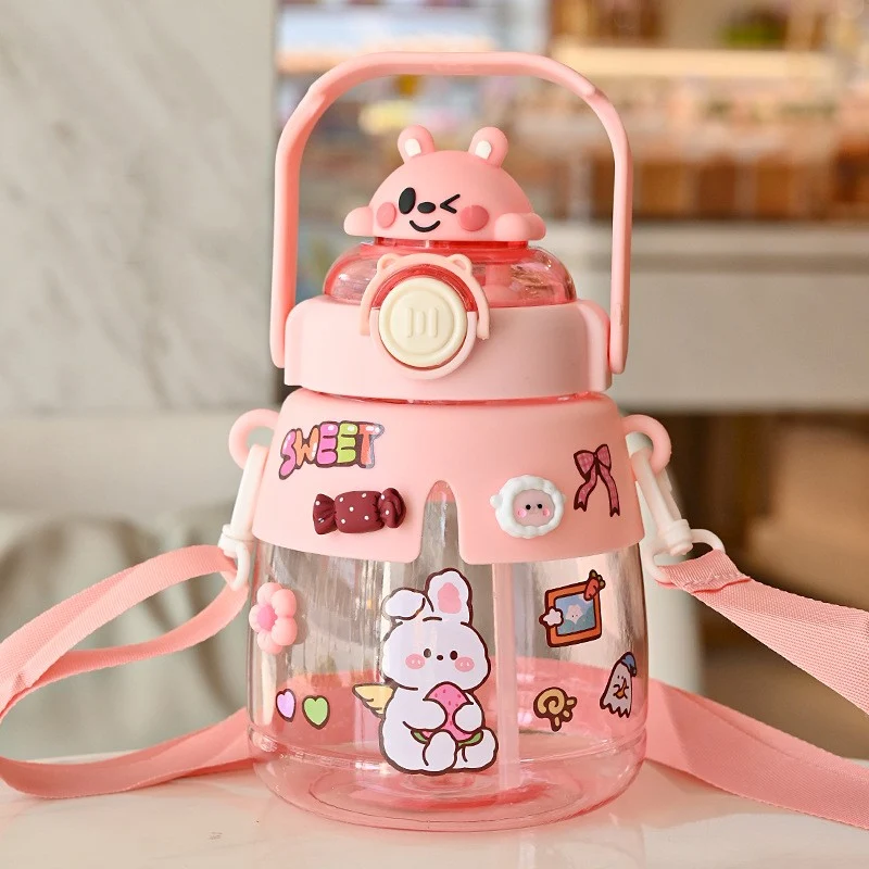 Gourde enfant avec paille, adorable et pratique. Bouteille d'eau illustrée pour enfants. Facile à utiliser, étanche et parfaite pour les petits.