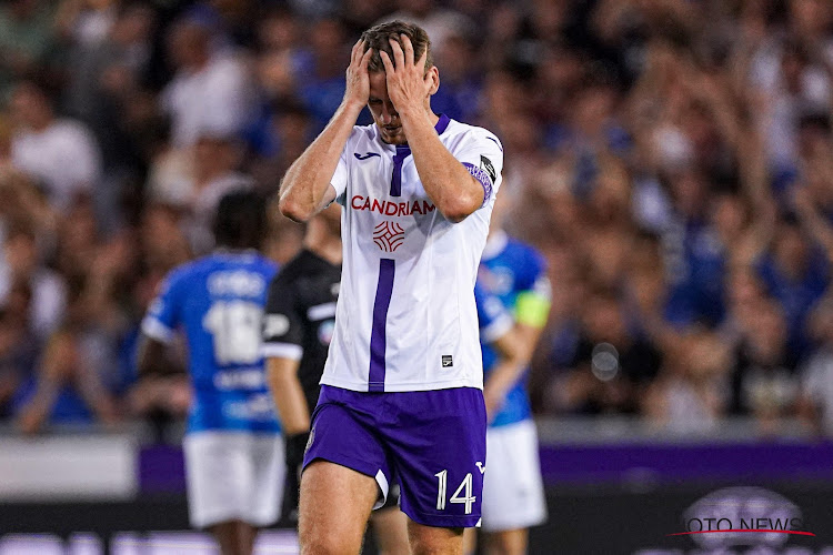 🎥 Dit gebeurde er tijdens de rust van Standard-Anderlecht, Vertonghen zag de bui al hangen: "Kalmeer!"