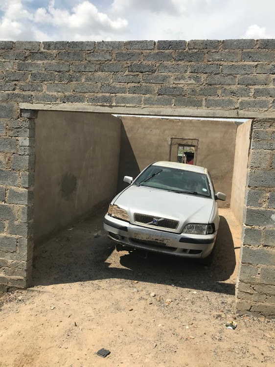 Police in the Free State are investigating the death of four children who apparently died of suffocation after being stuck inside an old car in Reitz on Wednesday.