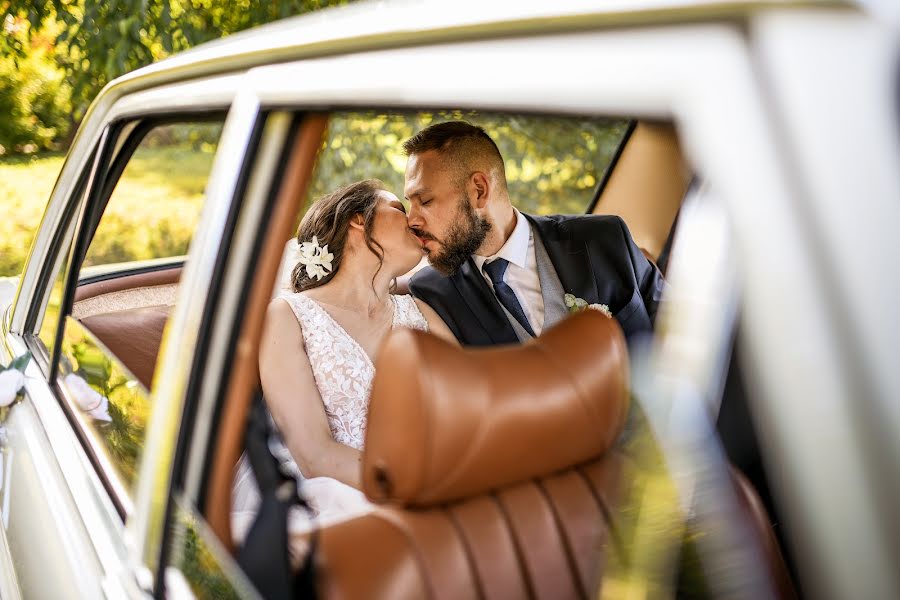 Fotógrafo de casamento Bartłomiej Rzepka (fotografiarzepka). Foto de 1 de dezembro 2022