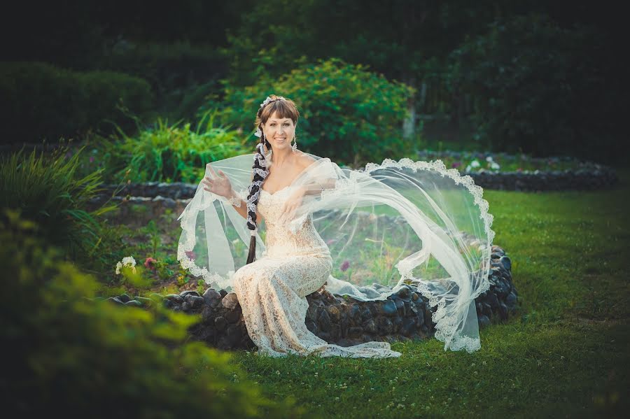 Wedding photographer Vera Stoyanovich (vera). Photo of 19 April 2019