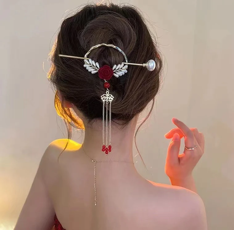 Spinka do włosów Pearl Rose Tassel Ancient, elegancka ozdoba do włosów w stylu vintage, idealna na wesela i specjalne okazje.