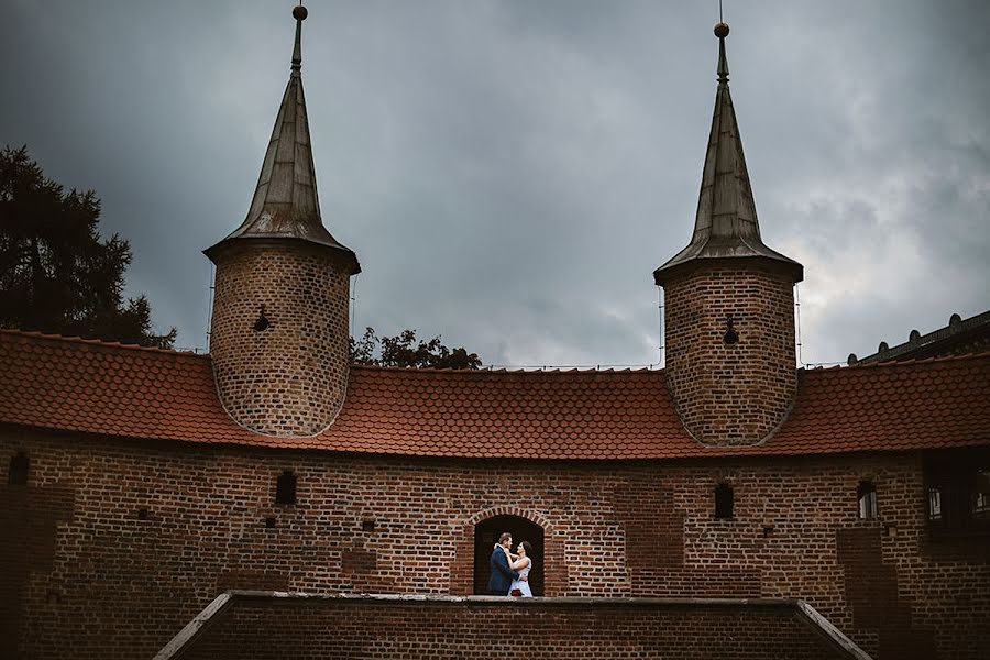 Bröllopsfotograf Piotr Kucybała (photospiokuc). Foto av 23 december 2021