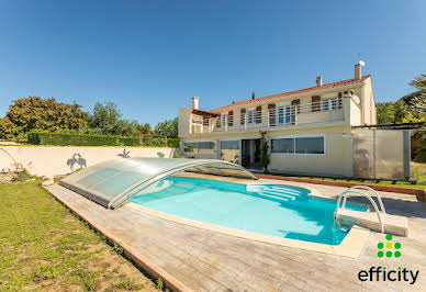 House with pool and terrace 19