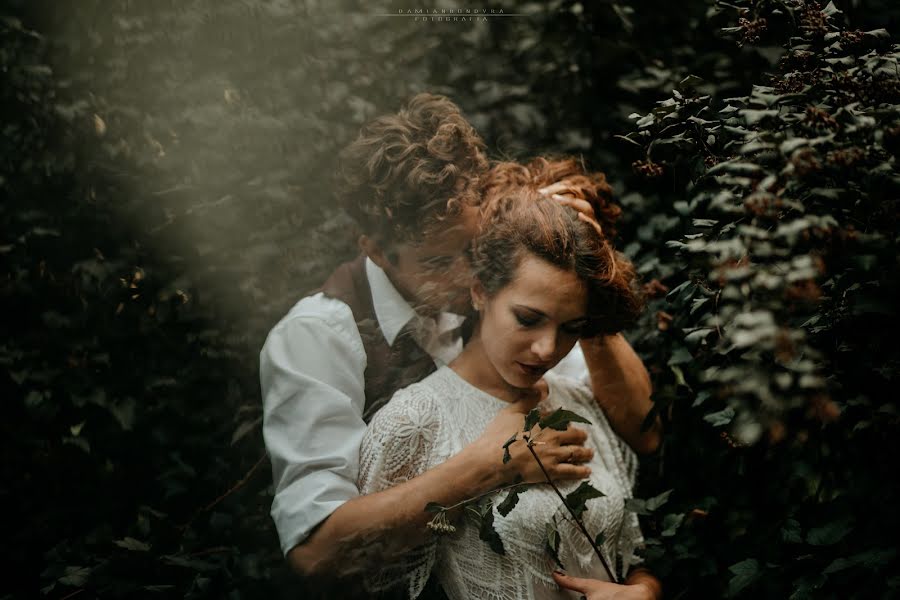 Fotografo di matrimoni Damian Bondyra (bondyrafotograf). Foto del 17 ottobre 2018