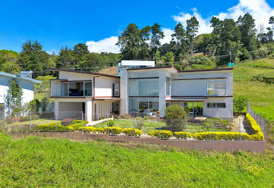 House with garden and terrace 2