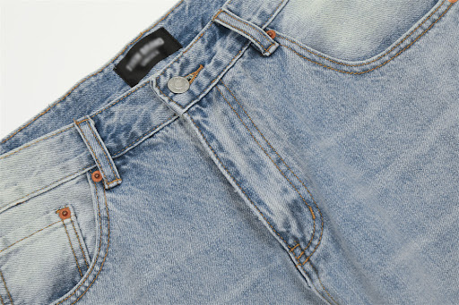 Title 3, Distressed Wash Wide-leg Jeans Retro offer a co...