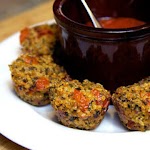 Quinoa Pizza Bites was pinched from <a href="http://www.fitsugar.com/Gluten-Free-Quinoa-Pizza-Bites-21988461" target="_blank">www.fitsugar.com.</a>