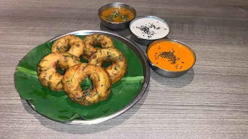 Methi Garlic Wada [5 Pieces]