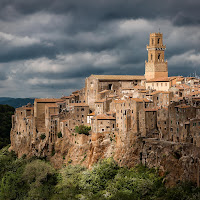 Pitigliano before the storm di 