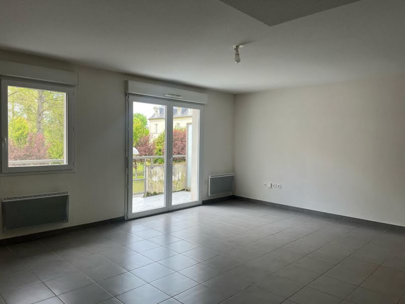 Location  appartement 2 pièces 48 m² à Bourges (18000), 594 €